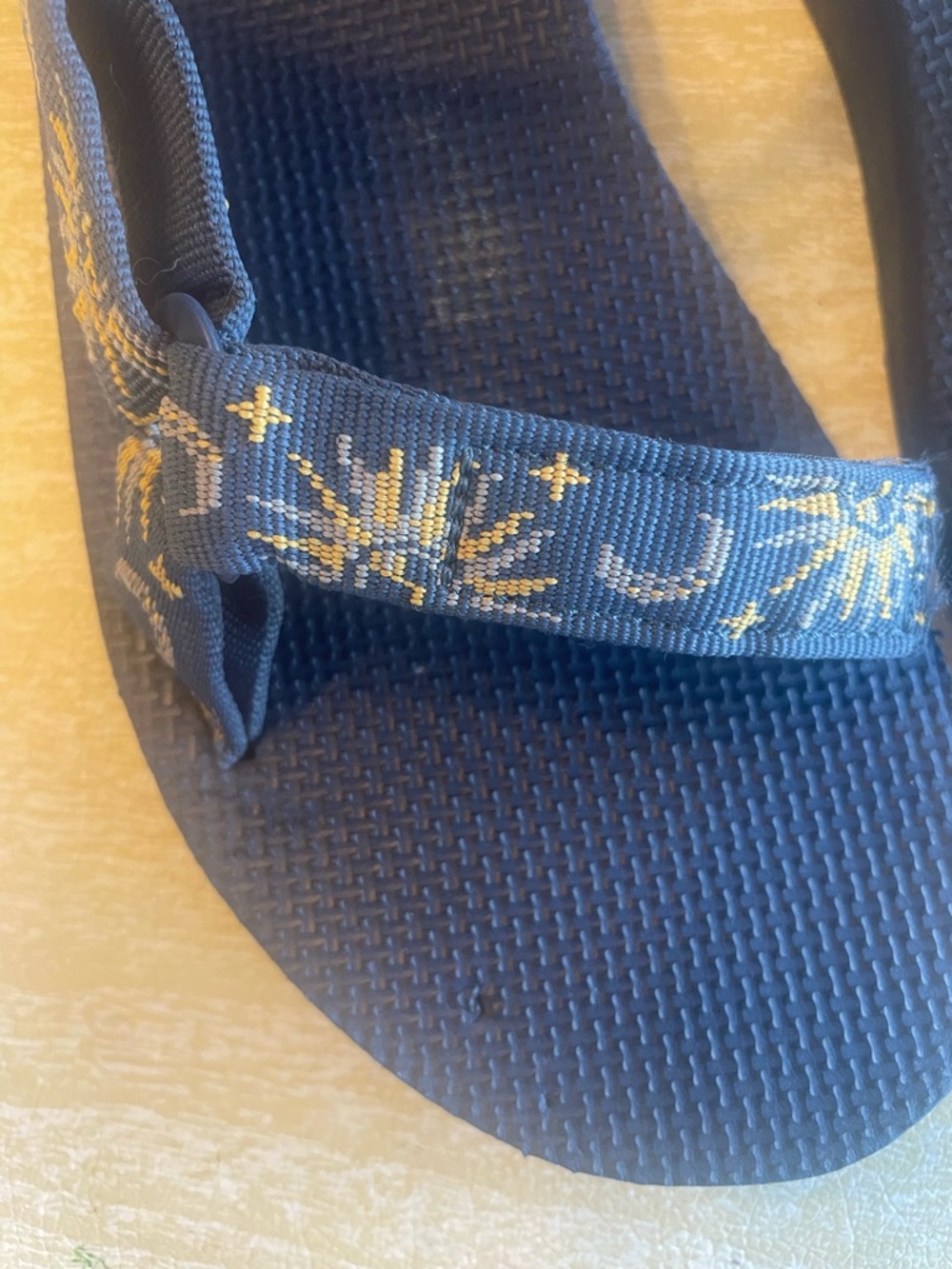 Teva Navy Sandals with Yellow Accent Pattern women’s eight 8 - Picture 10 of 11